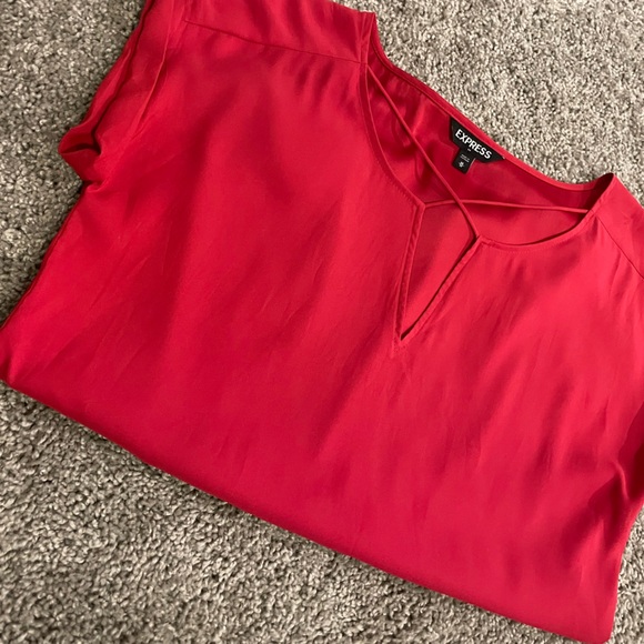 Express Red Keyhole Blouse - Picture 8 of 8